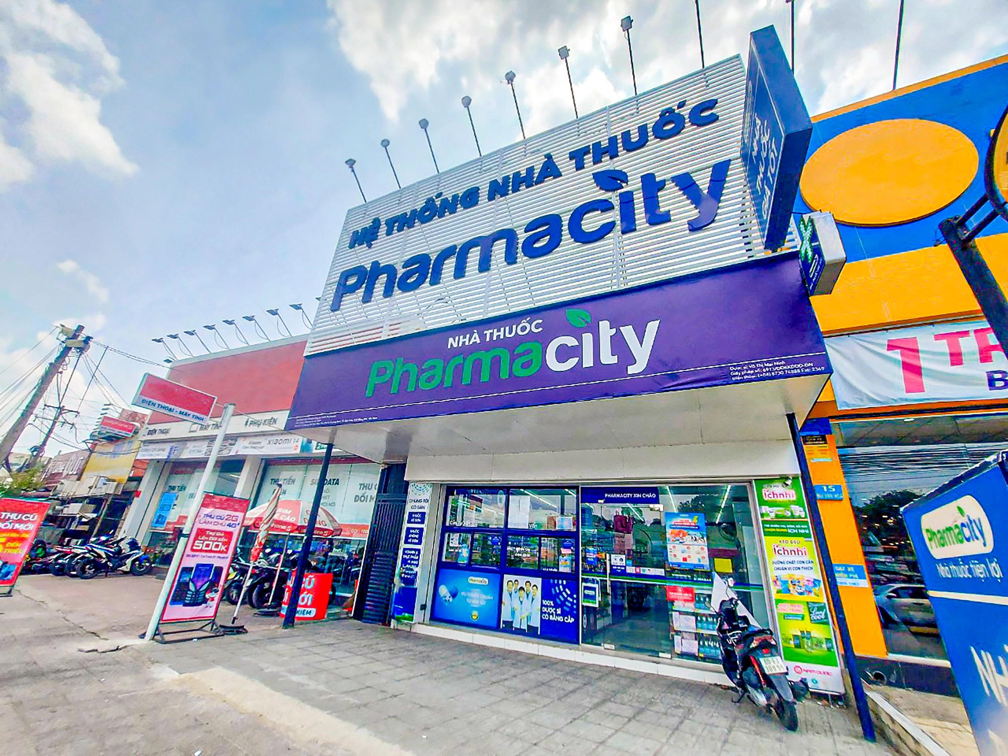 Thi Công Bảng Hiệu Nhà Thuốc Pharmacity