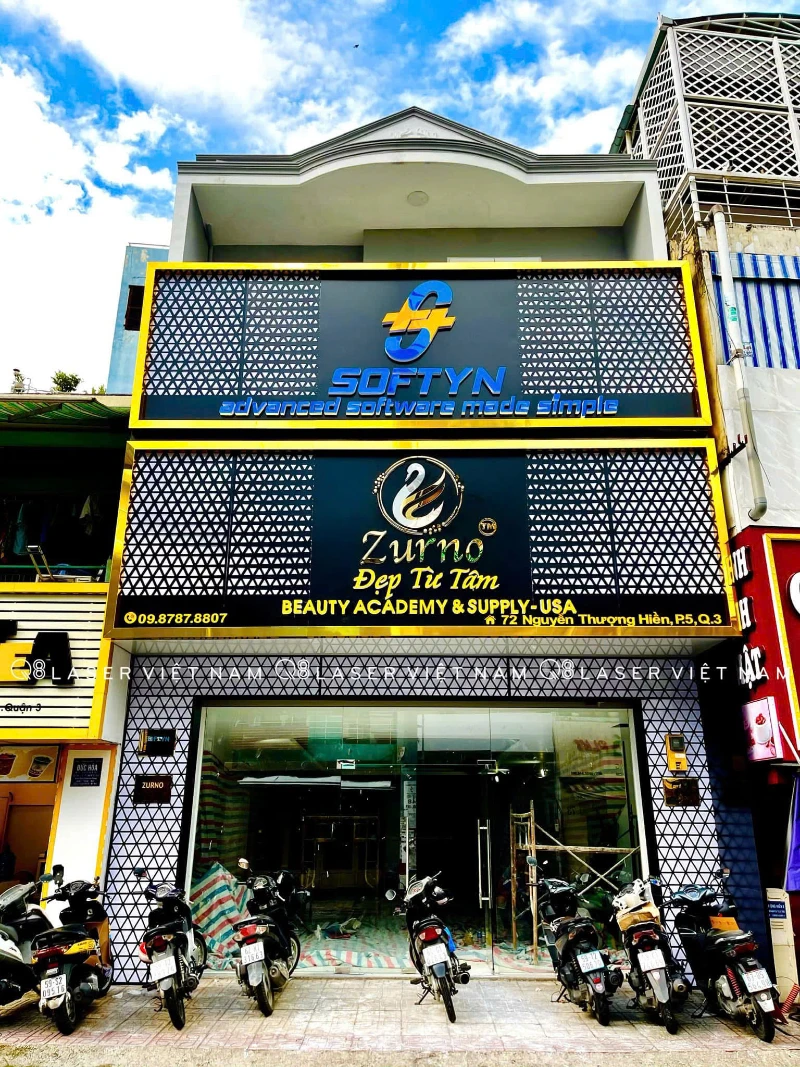 Thi công bảng hiệu mặt tiền Zurno Quảng Cáo Việt